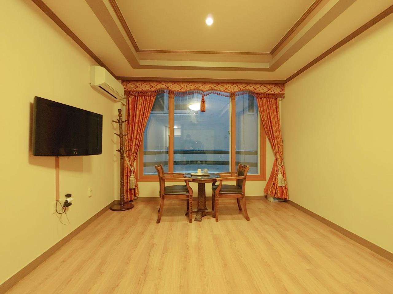 Sky Leaders Hotel Jeju Buitenkant foto